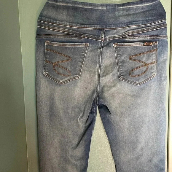 Seven pull in elastic waist jeans - back pockets - size 14 - straight leg - Picture 4 of 5